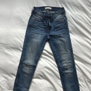 Madewell 9” High Rise Distressed Skinny Blue Jeans 24